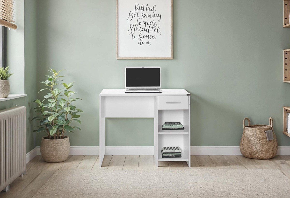 Απεικονίζεται το γραφείο Basis σε έναν χώρο γραφείου.